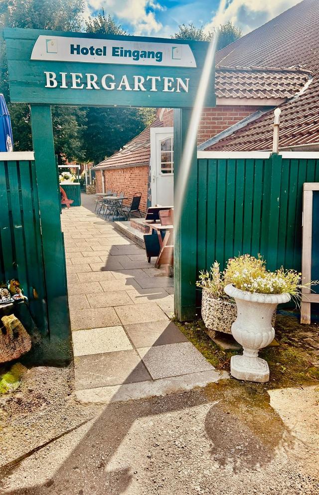 Eingang zum Biergarten